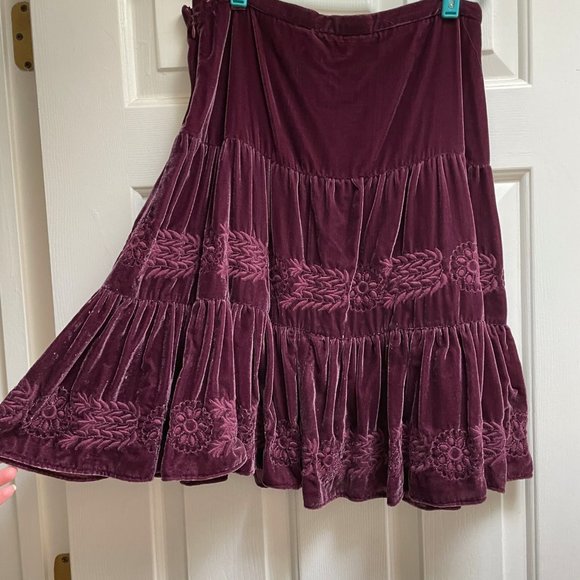 STUNNING Velvet Jacket Skirt, Intricate Embroidery- Max Azria (POCKETS!) - Picture 8 of 16